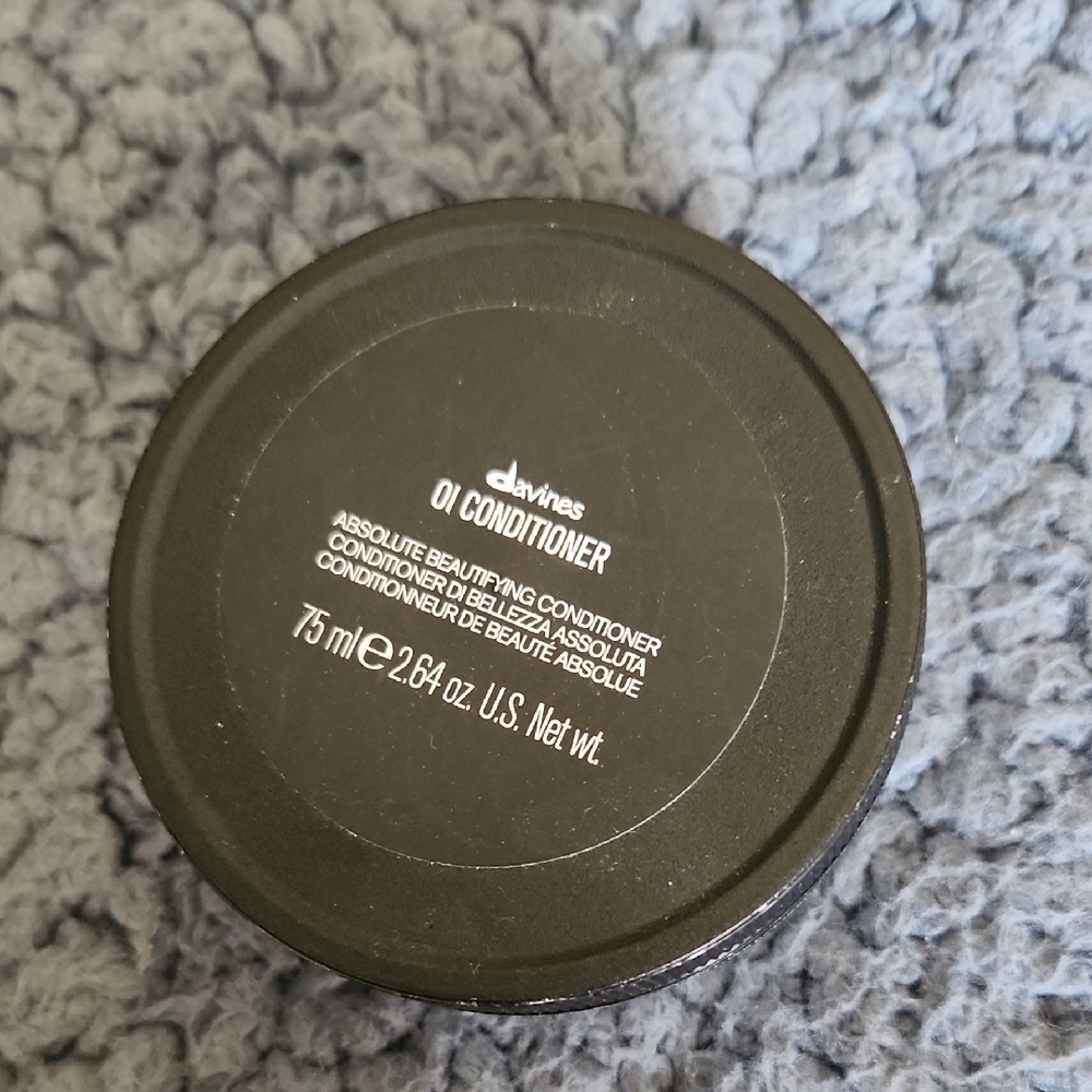 Davines OI Conditioner - Black